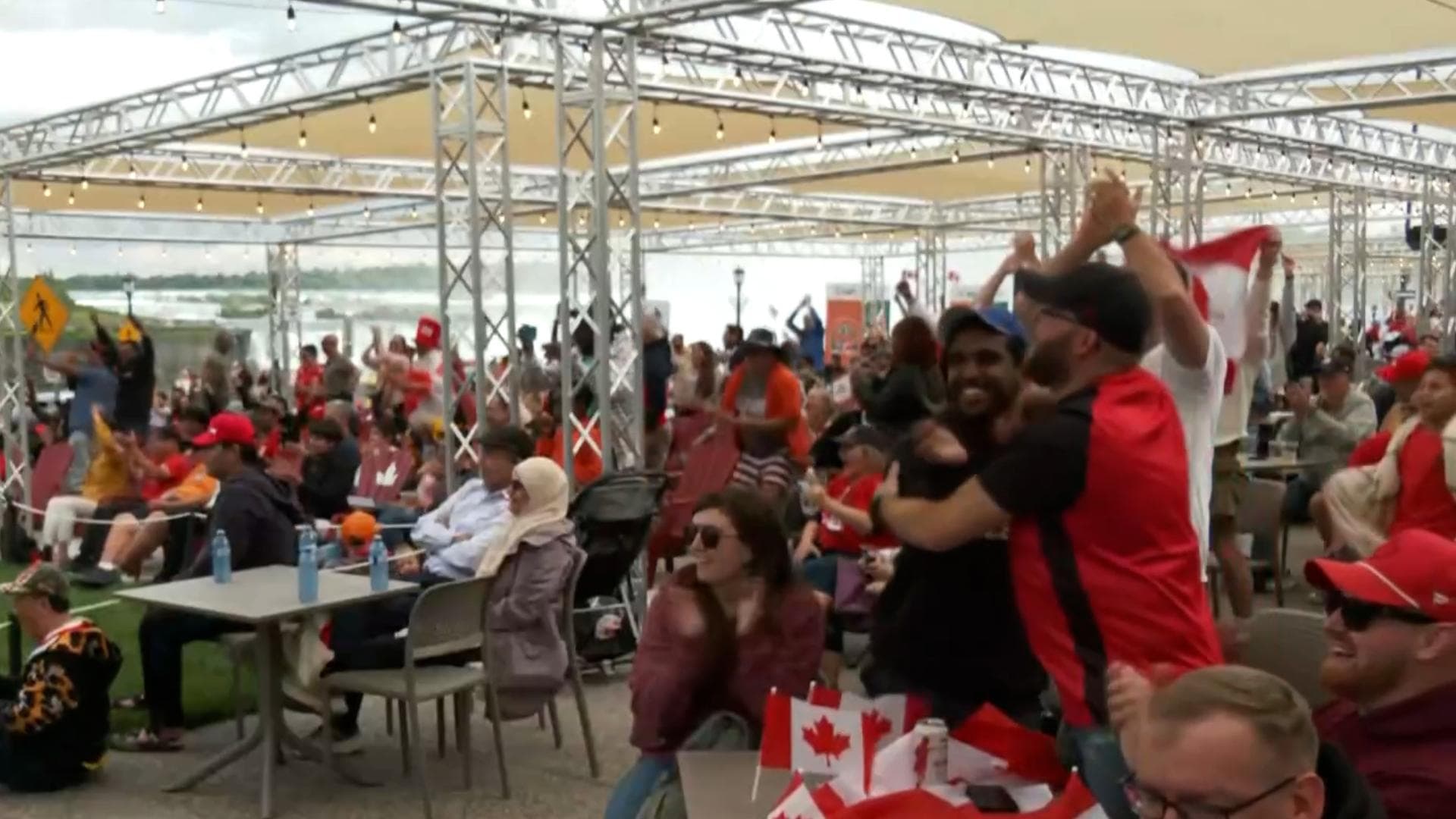 Canada fans at Niagara Falls celebrate 1st goal vs. Qatar