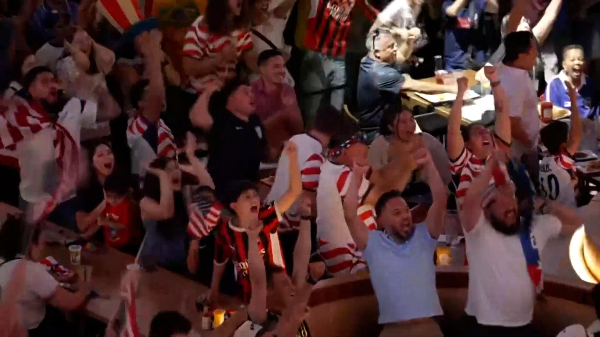 Fans go wild in Dallas after USMNT opens the scoring vs. Australia