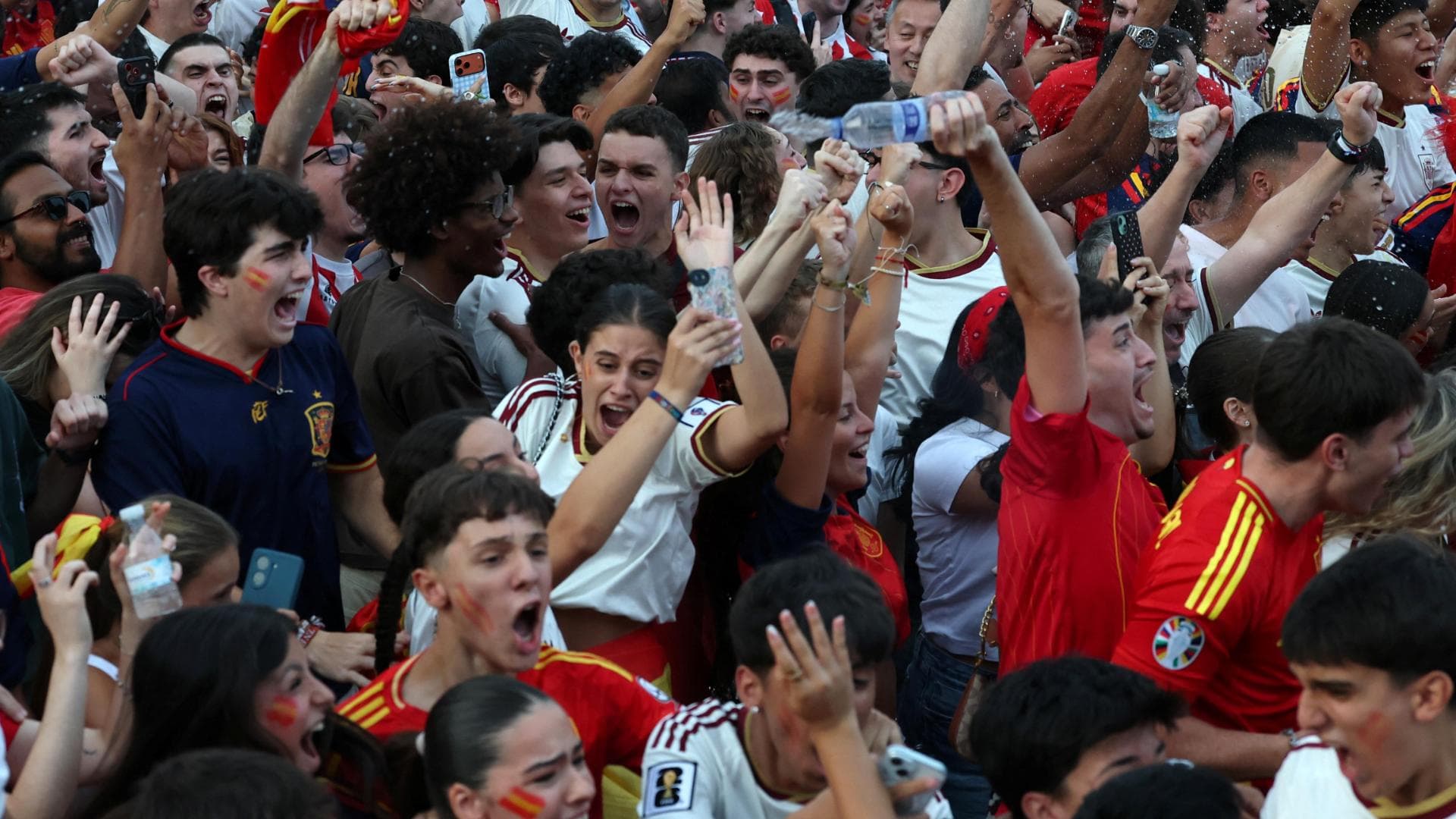 Celebrations in Madrid as Oyarzabal gives Spain the lead from the spot