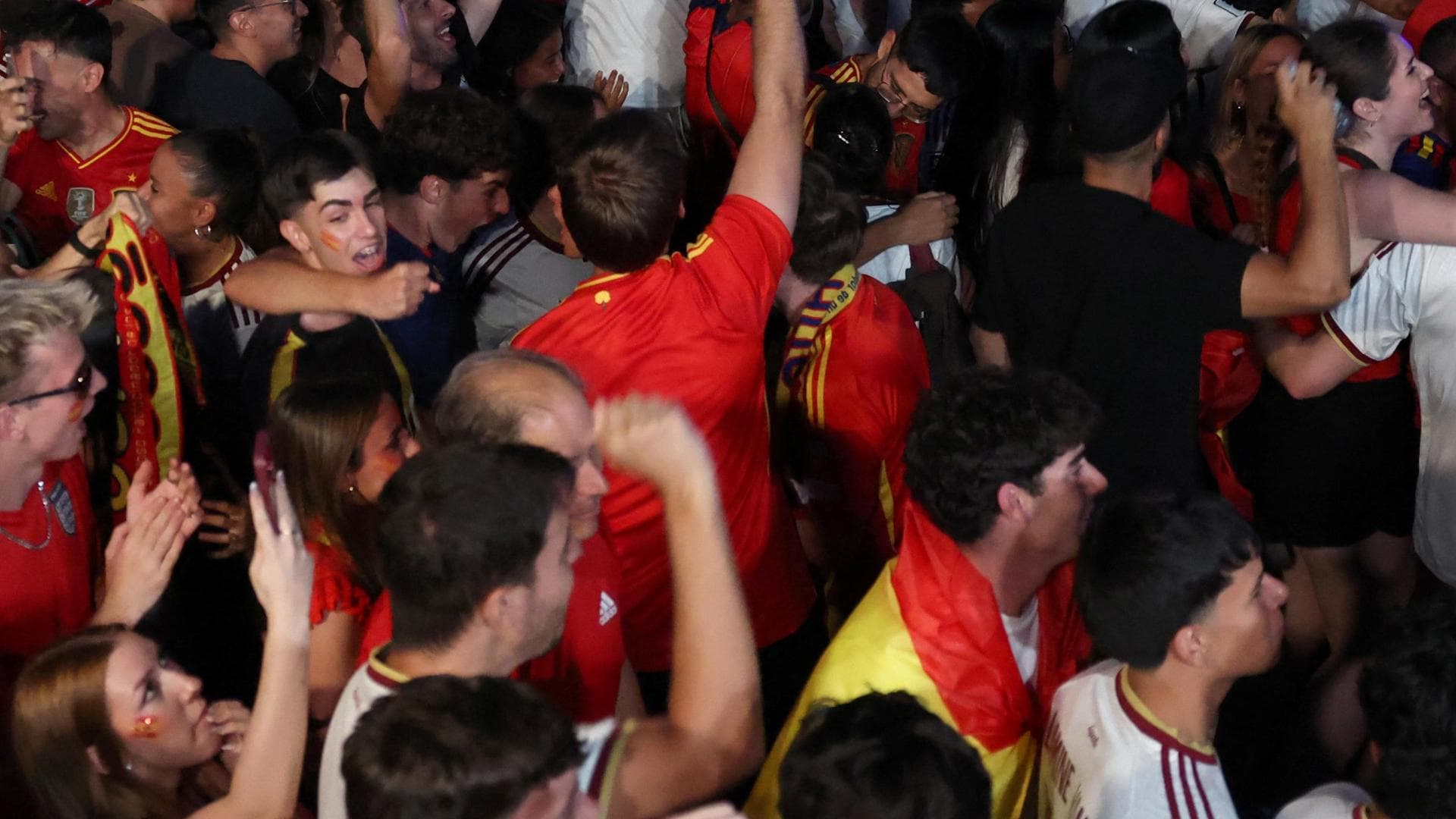 Fans in Madrid go wild as Pedro Porro doubles Spain's lead