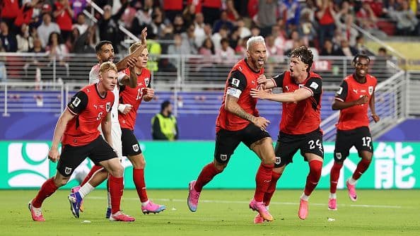 Marko Arnautovic scores from the spot to help Austria to a 3-1 win
